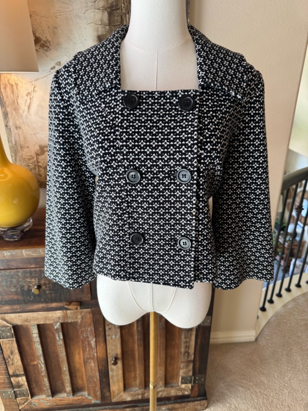 White House Black Market cropped knit blazer - size 10